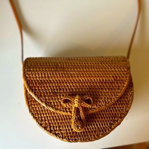 Wicker crossbody bag